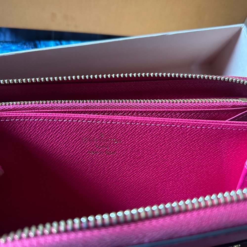 Limited Edition Louis Vuitton Epi Bunny - Picture 8 of 13